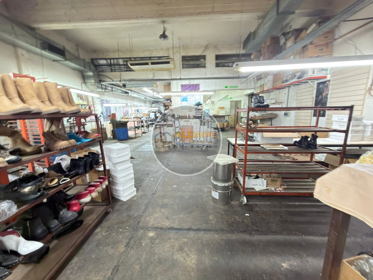 Se Vende Galpon,  total 1600mts2, (Mataderos)