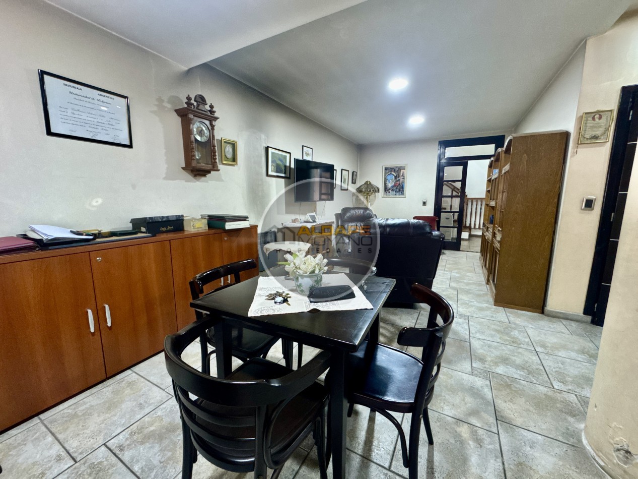 Se Vende Casa Multifamiliar, Cochera Doble, Quincho (Villa Lugano)