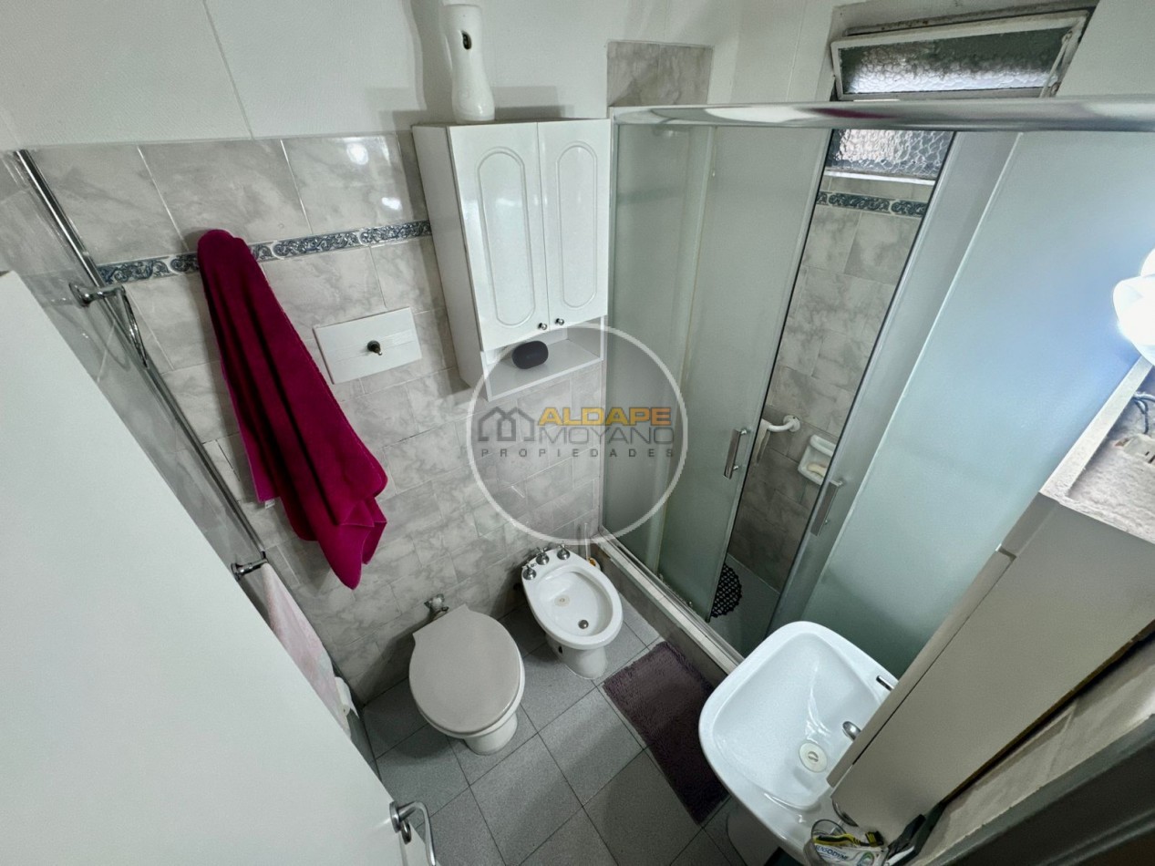 Se vende PH tipo casa, tres ambientes con cochera (Villa Lugano)