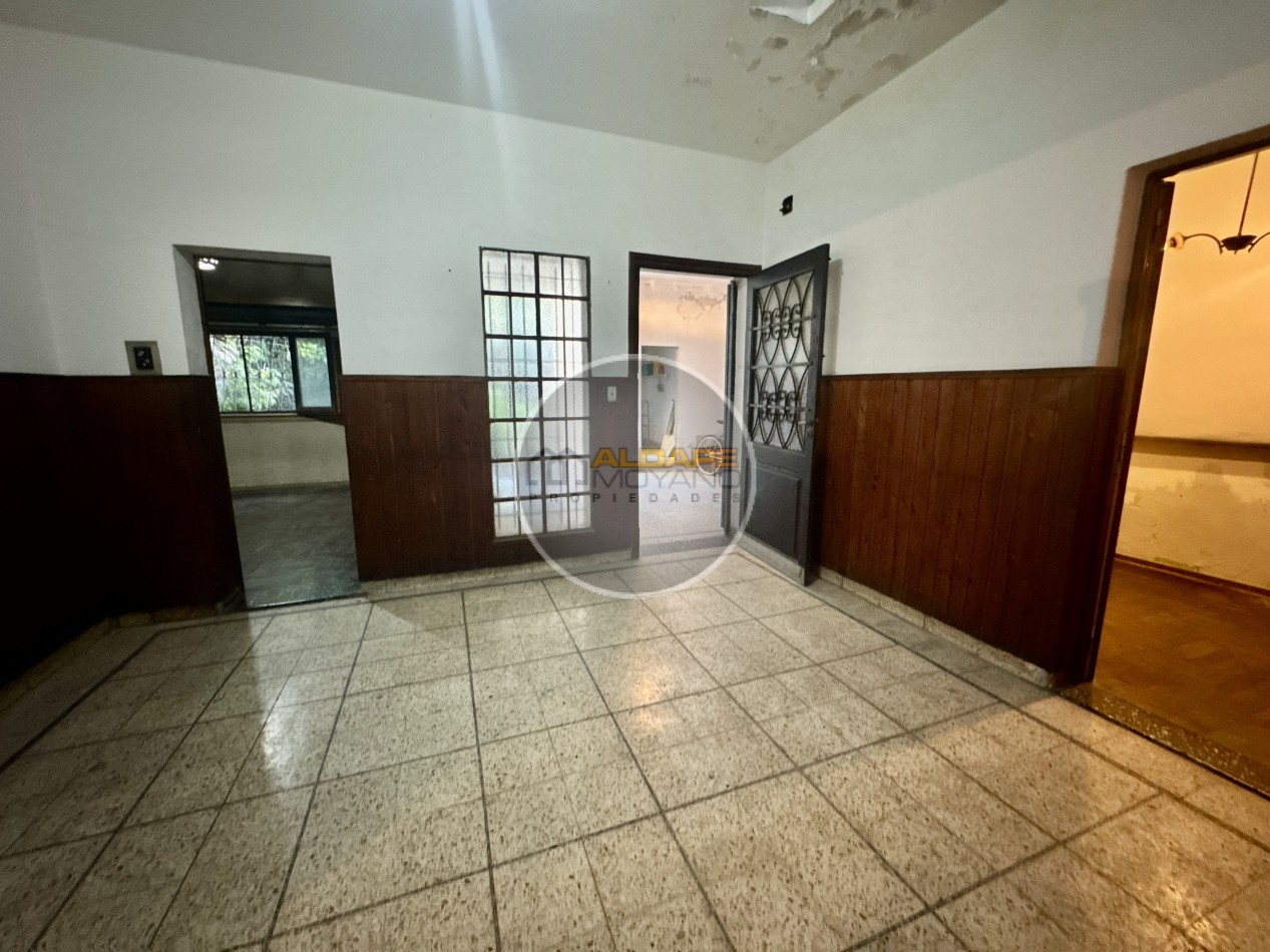 Se Vende Casa cinco ambientes, con cochera, Apto Credito Hipotecario!!