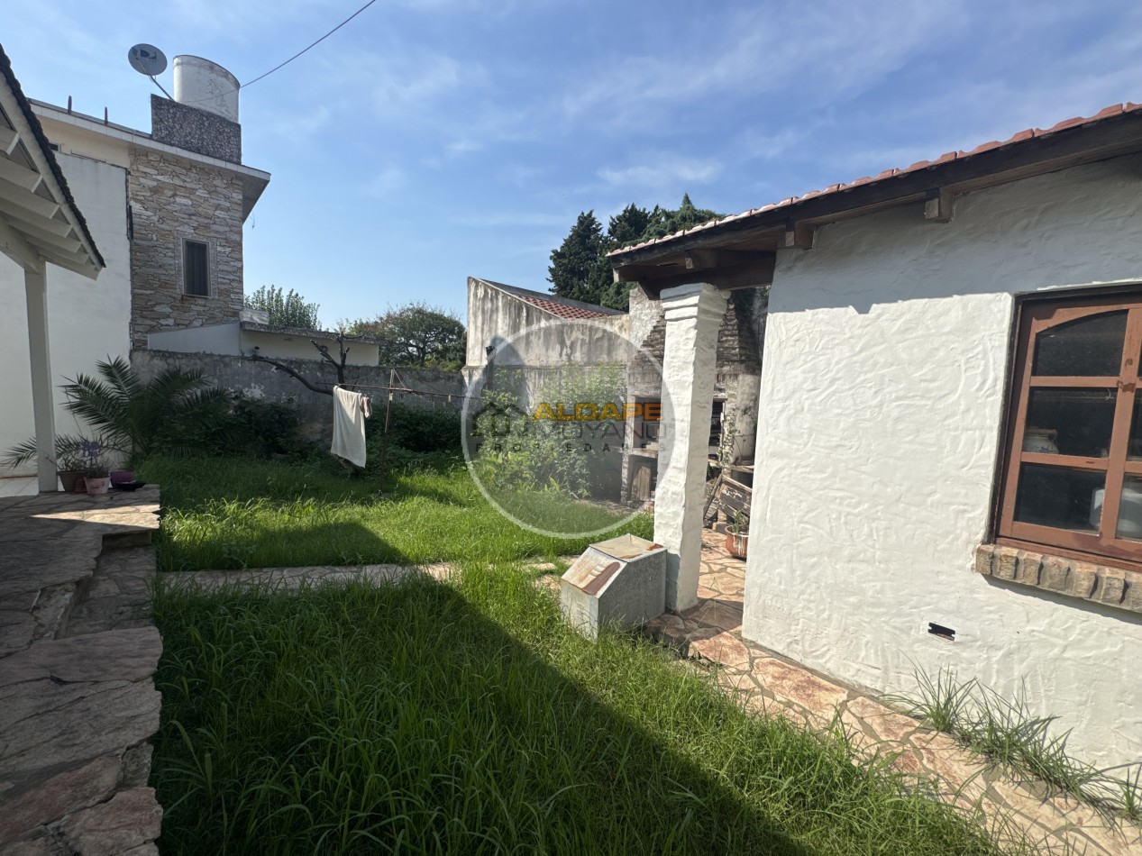 Se Vende Casa tres amb, lote propio (Castelar)