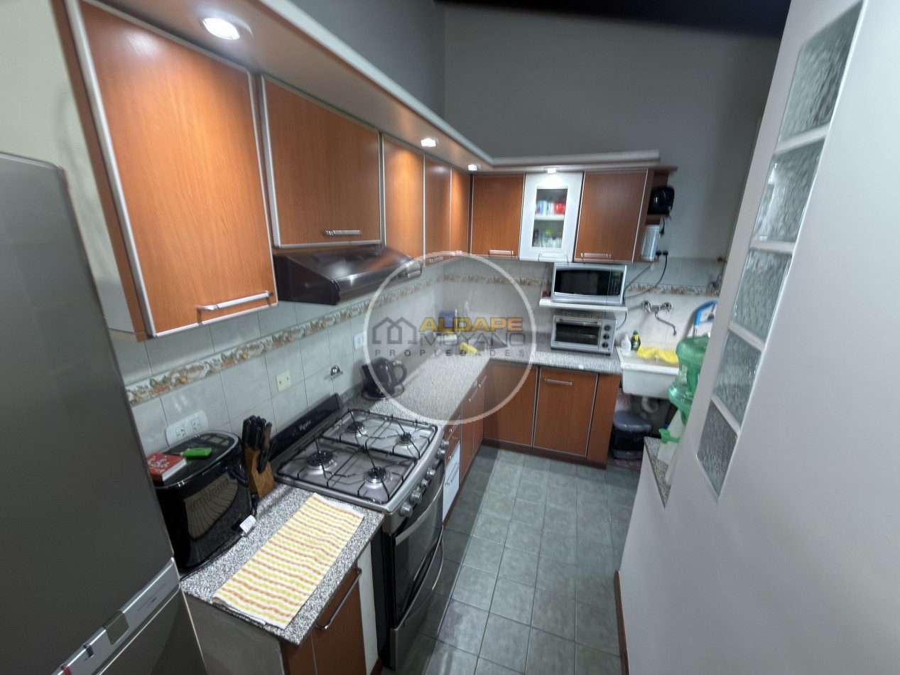 Se Vende PH tres ambientes, Impecable, apto credito (Parque Avellaneda)
