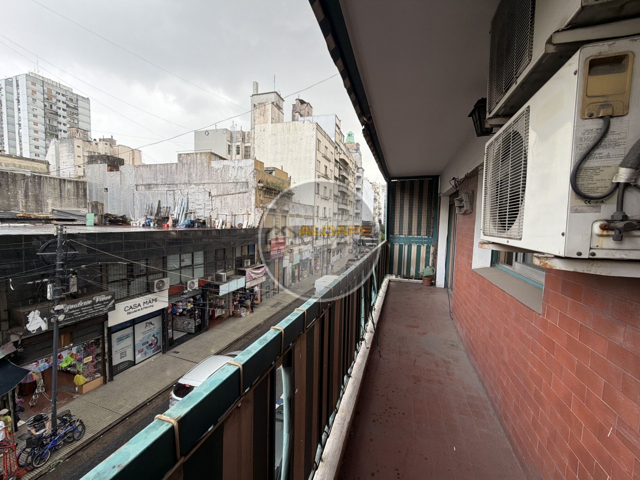 Se Vende Departamento tres amb. (Balvanera)