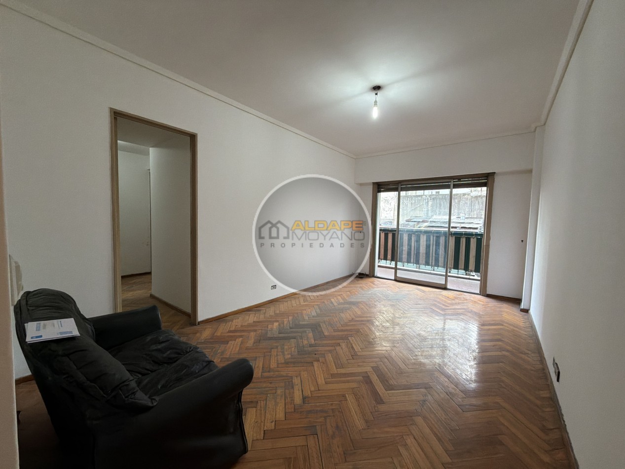 Se Vende Departamento tres amb. (Balvanera)