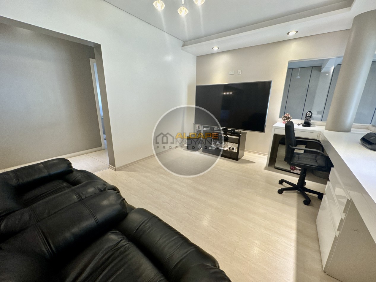 Se Vende Casa cuatro ambientes, con piscina (Para Exigentes) Villa Luzuriaga