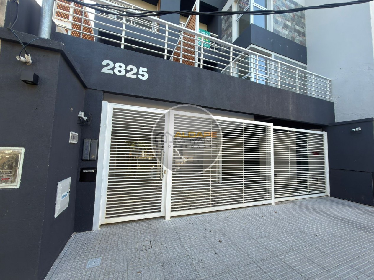 Se vende departamento dos ambientes con cochera, a estrenar (caseros Centro)
