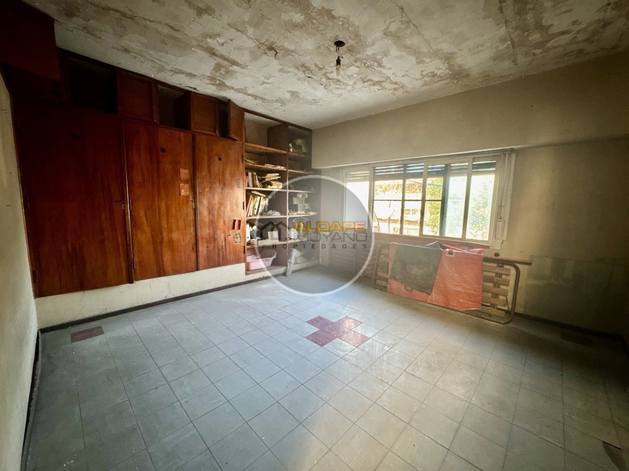 Se Vende Casa cinco ambientes, con cochera, Apto Credito Hipotecario!!