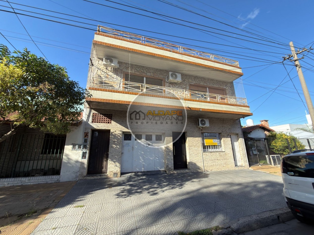 En Venta PH cuatro ambientes con cochera (Lomas del Mirador)