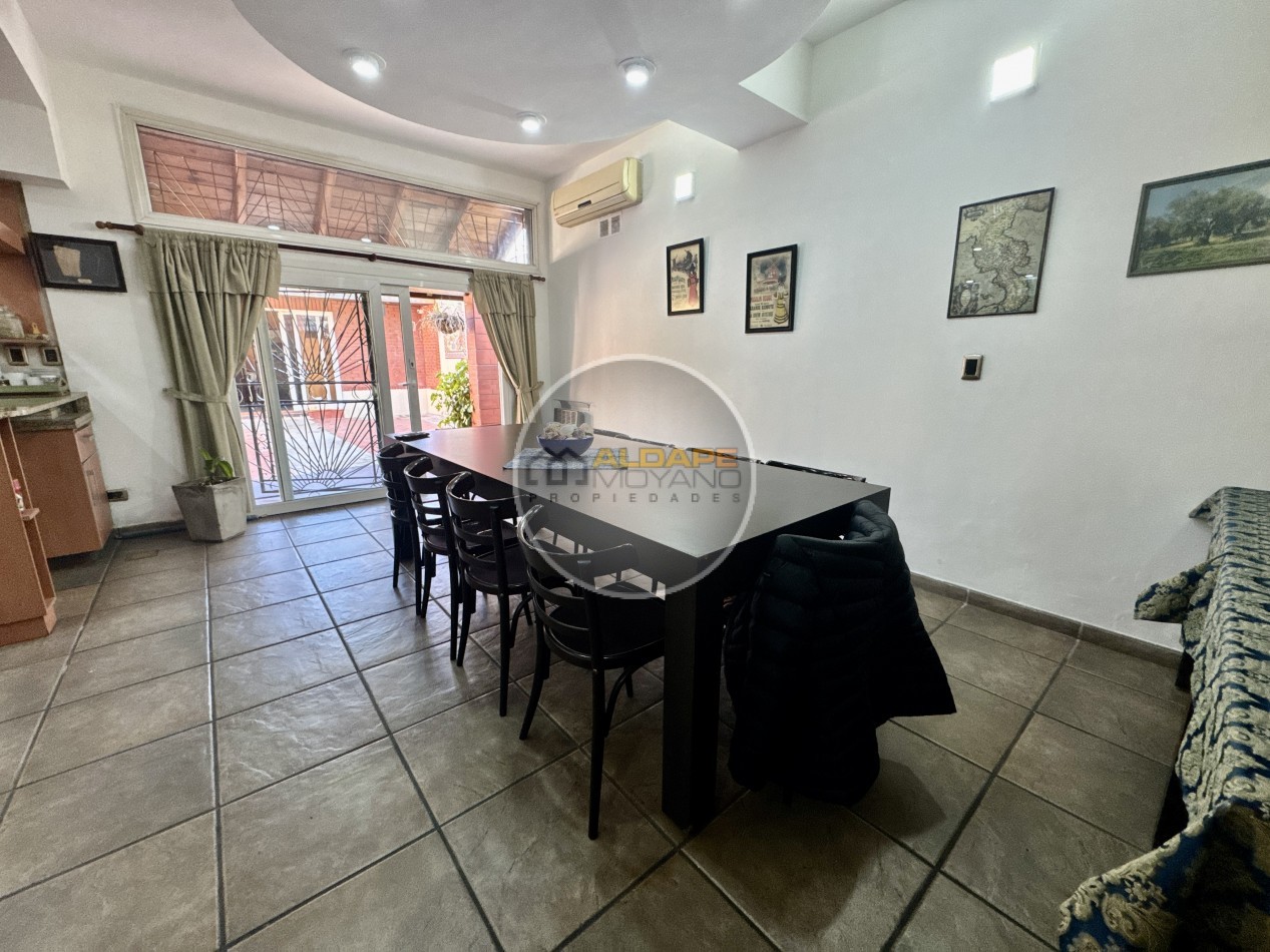 Se Vende Casa Multifamiliar, Cochera Doble, Quincho (Villa Lugano)