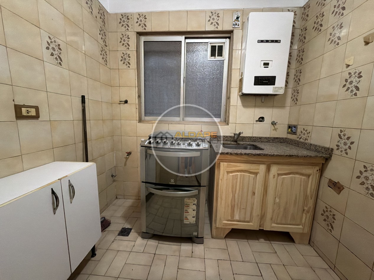 Se Vende Departamento tres amb. (Balvanera)