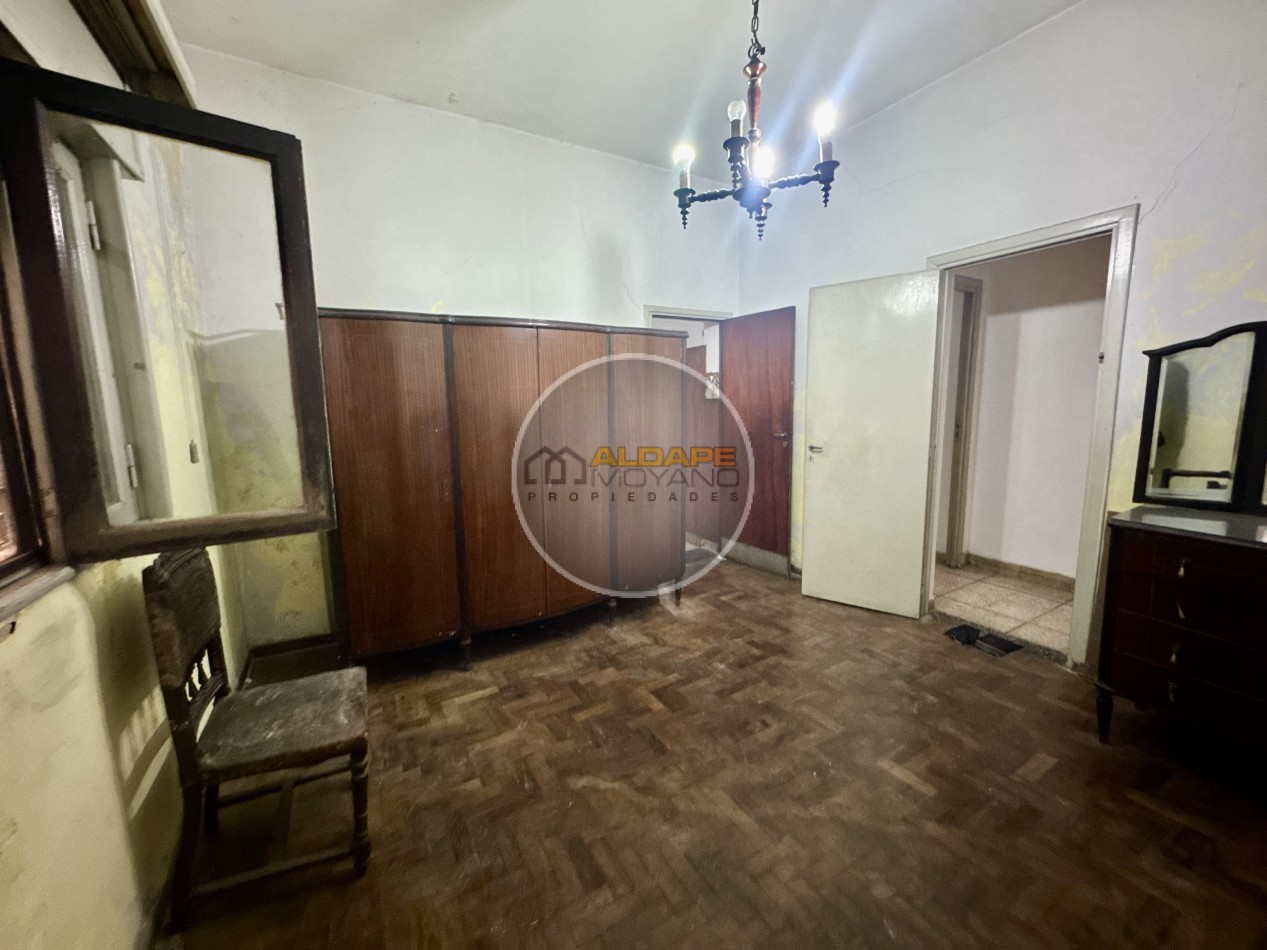 Se Vende Casa cinco ambientes, con cochera, Apto Credito Hipotecario!!