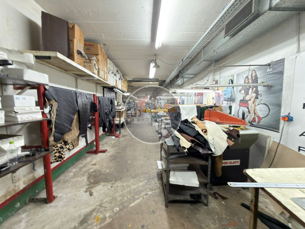 Se Vende Galpon,  total 1600mts2, (Mataderos)