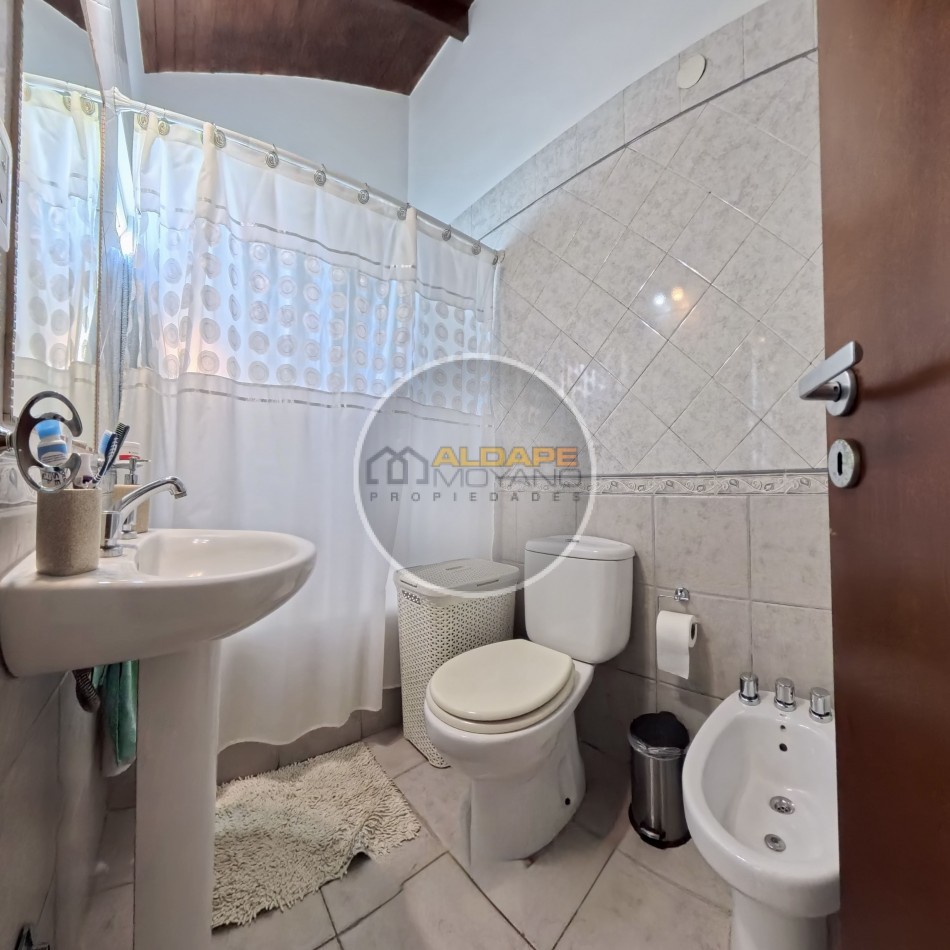 Se Vende PH tres ambientes, Impecable, apto credito (Parque Avellaneda)