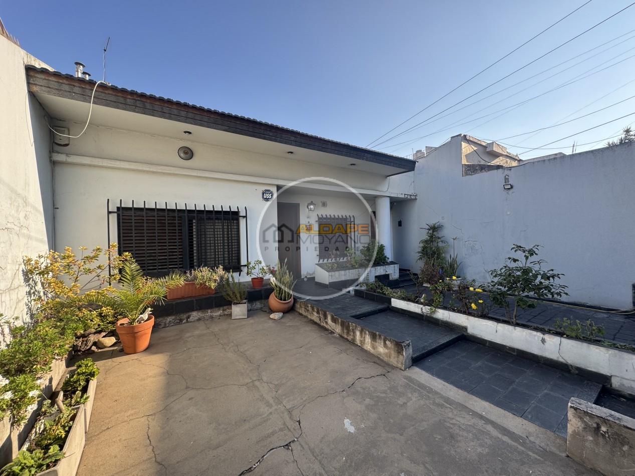Se Vende Casa Multifamiliar, Cochera Doble, Quincho (Villa Lugano)