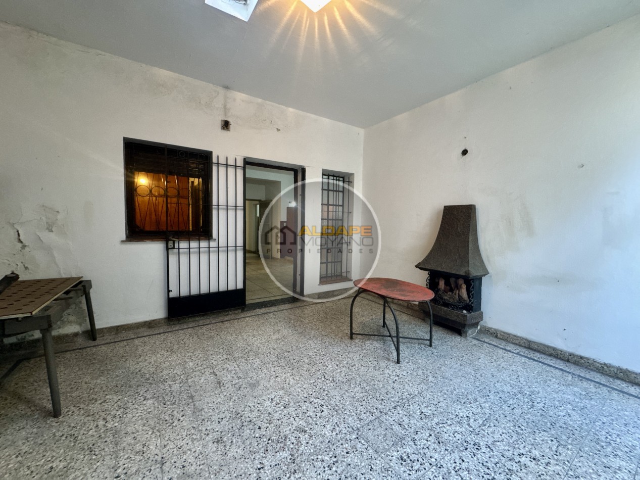 Se Vende Casa cinco ambientes, con cochera, Apto Credito Hipotecario!!