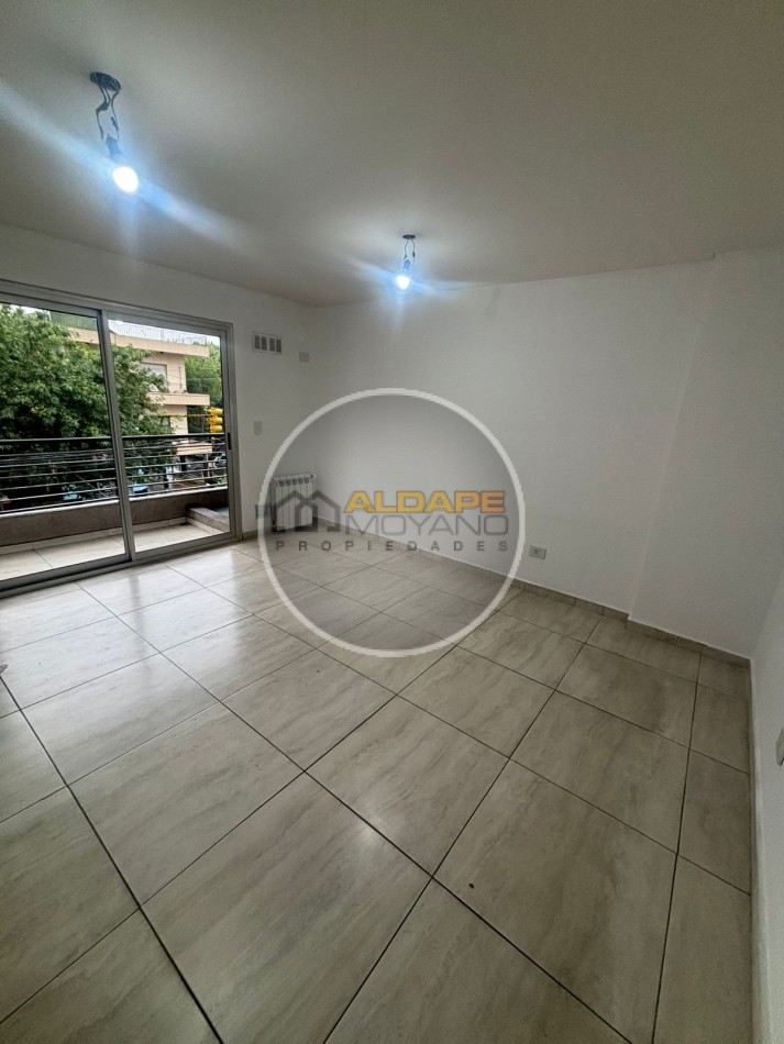 Se alquila departamento dos ambientes (Moron)