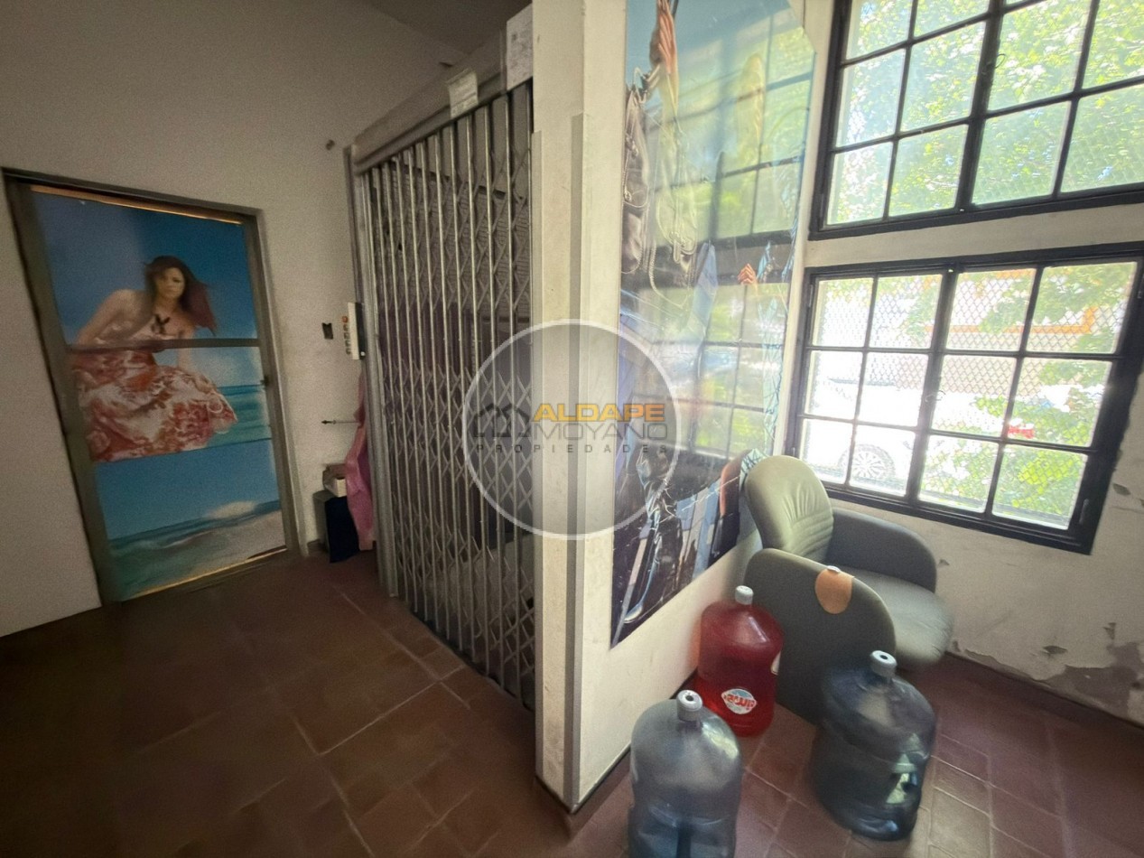 Se Vende Galpon,  total 1600mts2, (Mataderos)