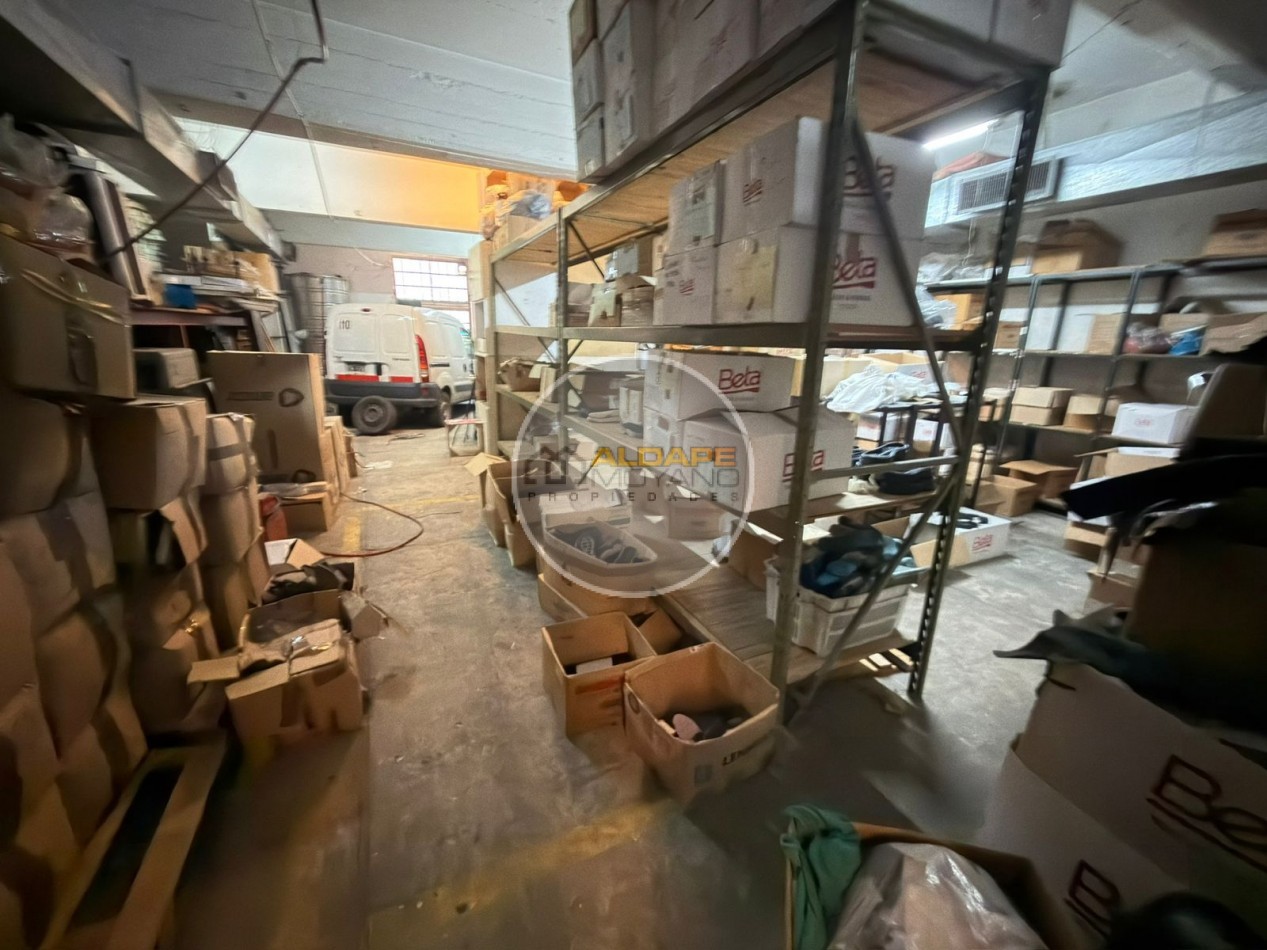 Se Vende Galpon,  total 1600mts2, (Mataderos)