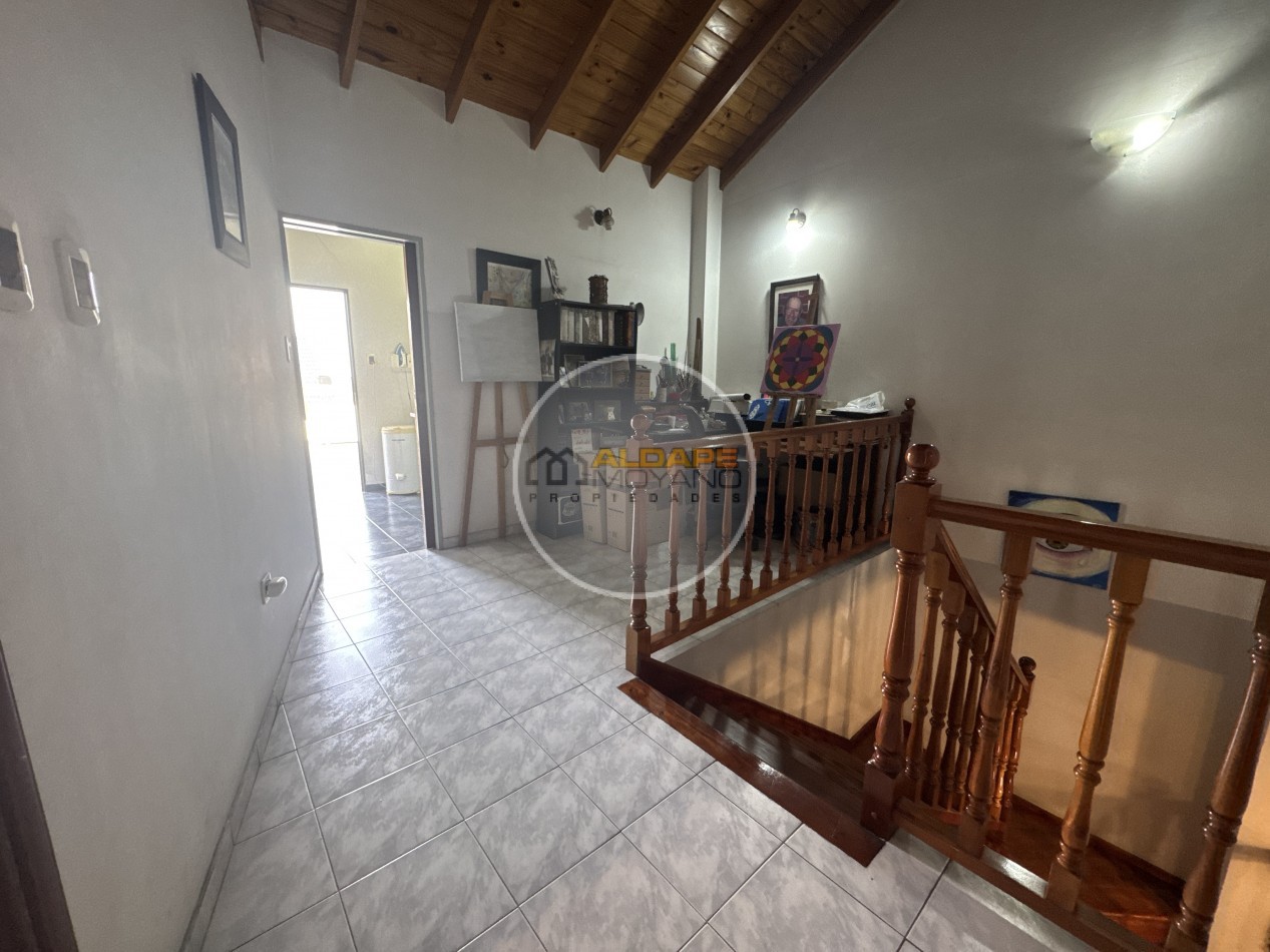 Se Vende Casa Cuatro ambientes, cochera pasante, Excelente (Lanus Oeste)