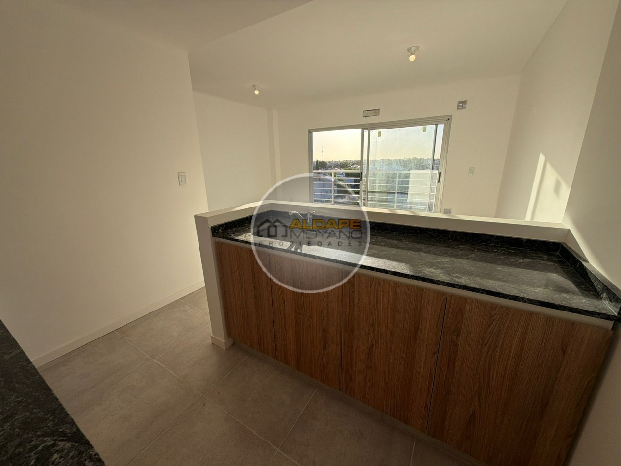 Se vende departamento dos ambientes con cochera, a estrenar (caseros Centro)