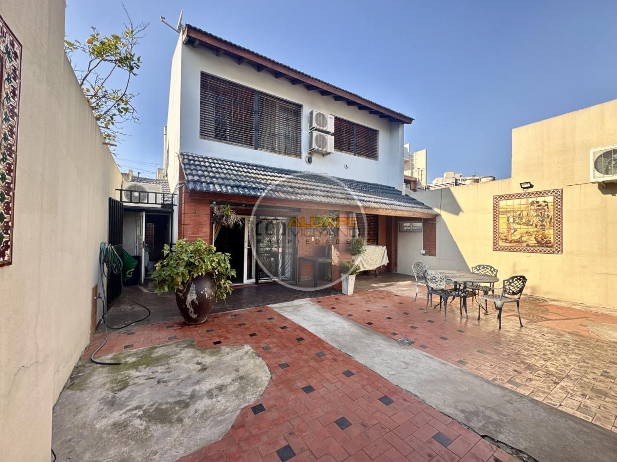 Se Vende Casa Multifamiliar, Cochera Doble, Quincho (Villa Lugano)