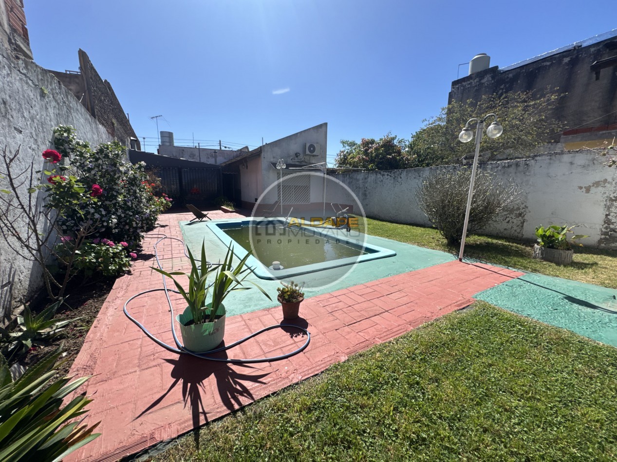 Se Vende Casa ideal multifamiliar, con piscina y garage (Tablada)