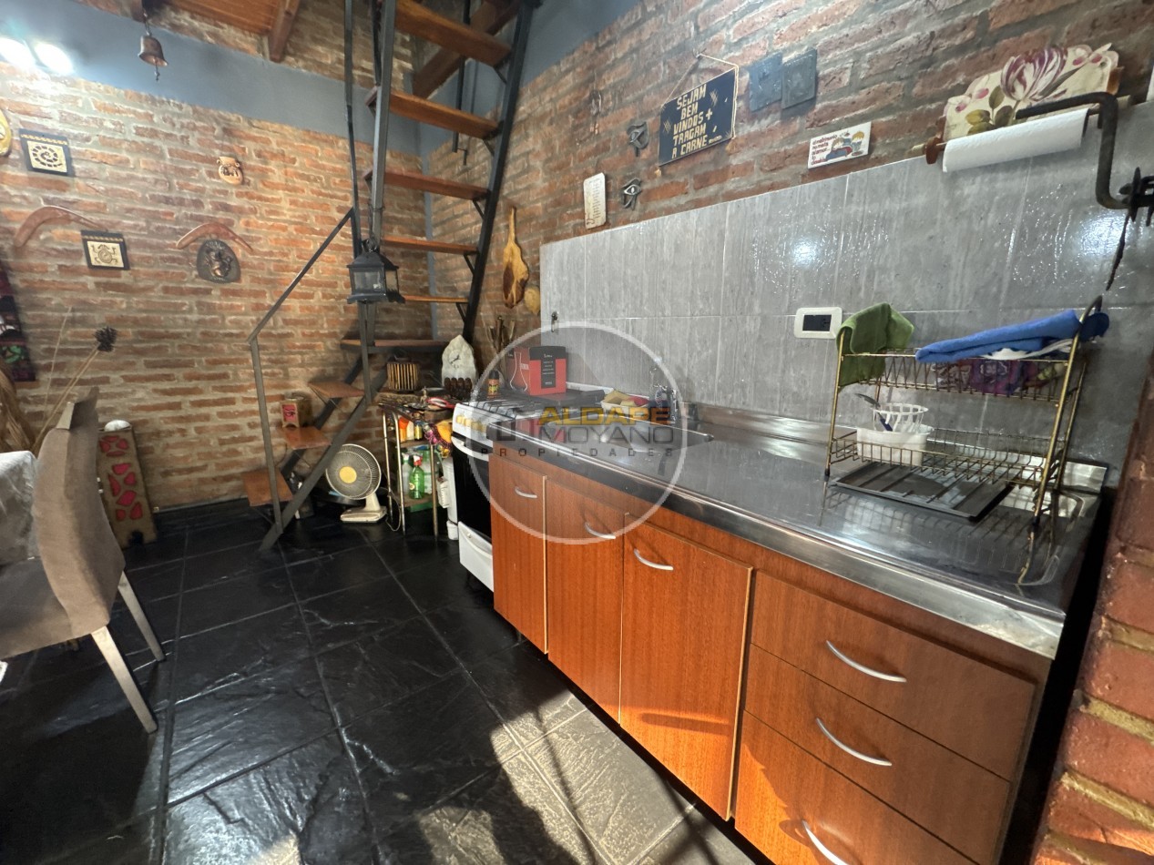 Se Vende Casa Cuatro ambientes, cochera pasante, Excelente (Lanus Oeste)