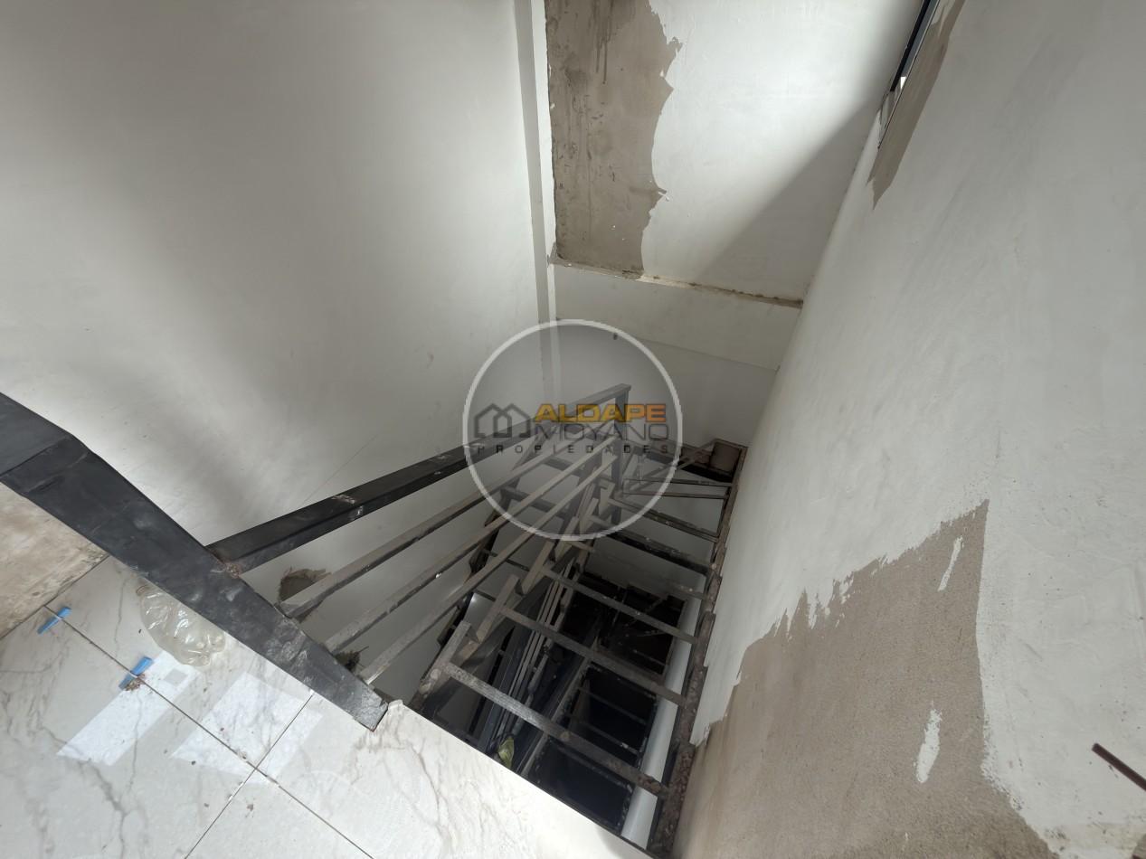 Se Vende Galpon con vivienda cuatro ambientes (Mataderos)