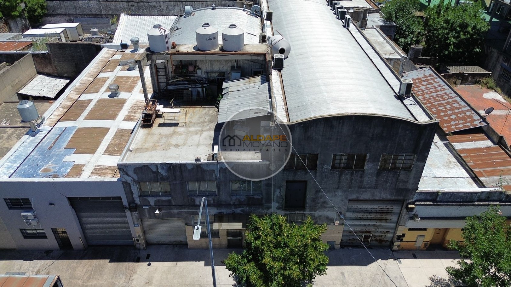 Se Vende Galpon,  total 1600mts2, (Mataderos)