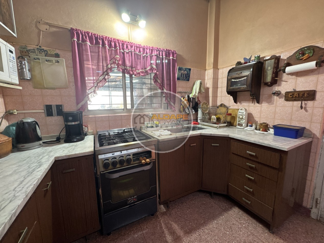 Se Vende Casa ideal multifamiliar, con piscina y garage (Tablada)