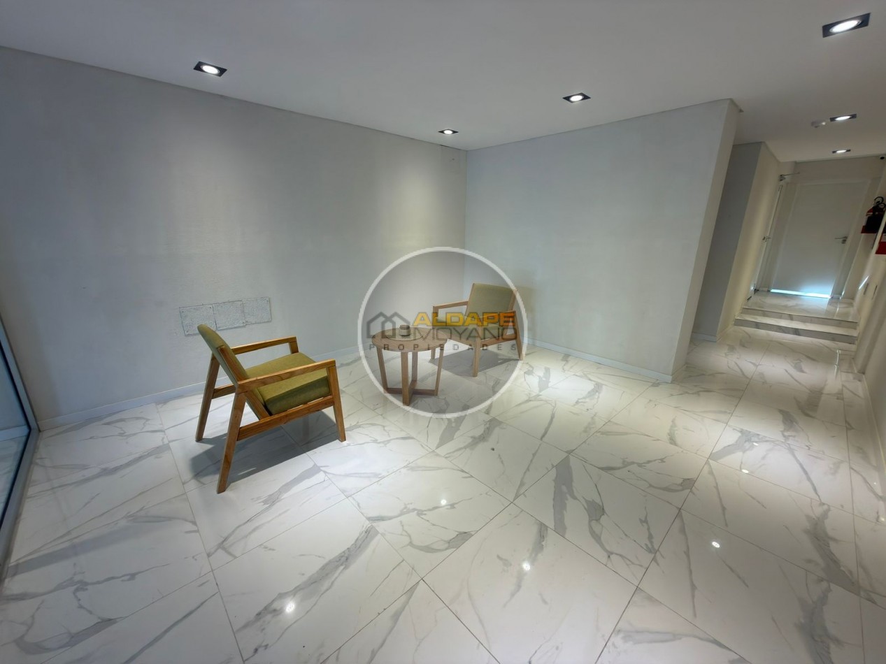 Se vende departamento dos ambientes con cochera, a estrenar (caseros Centro)