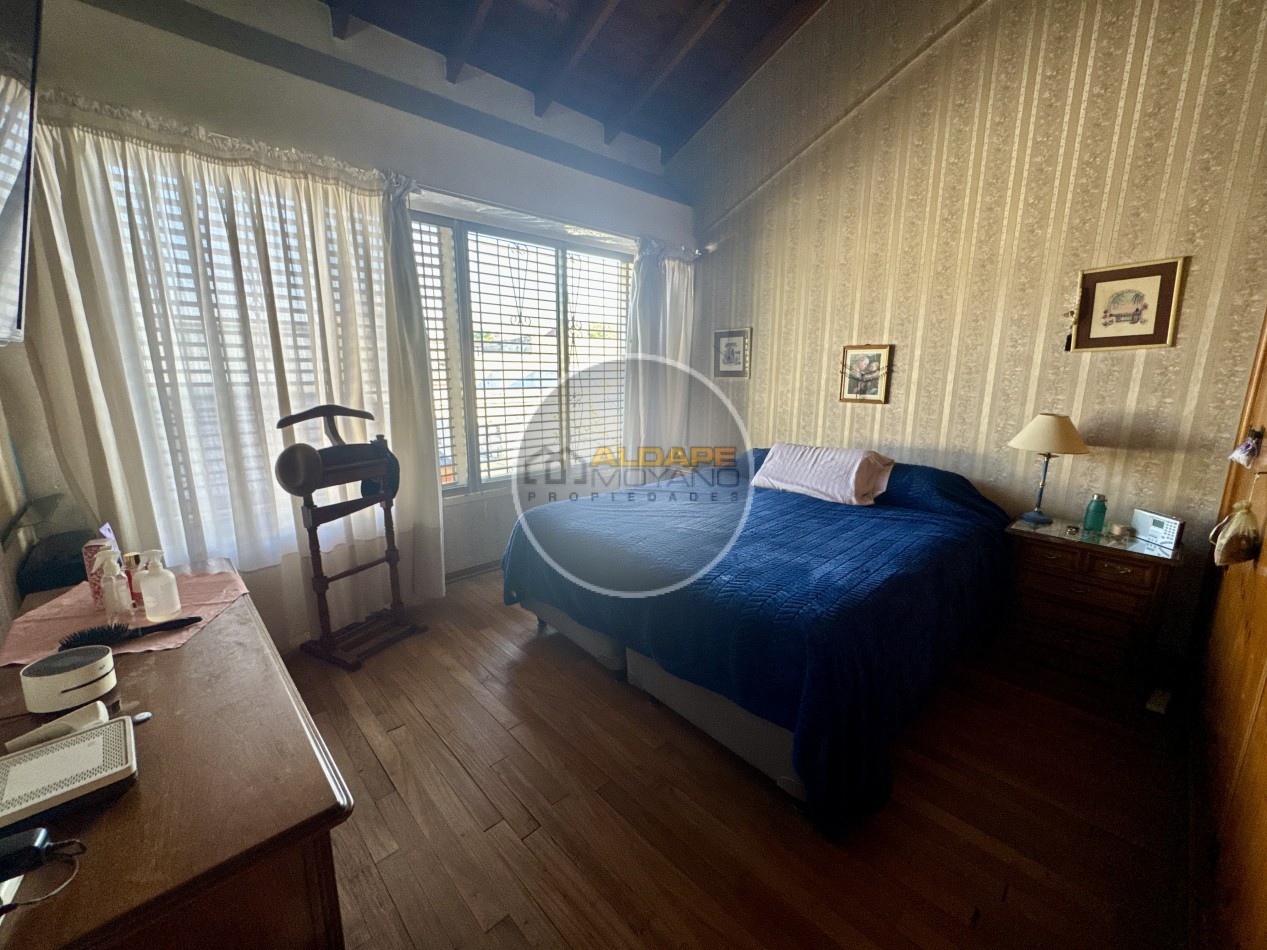 Se Vende Casa Multifamiliar, Cochera Doble, Quincho (Villa Lugano)