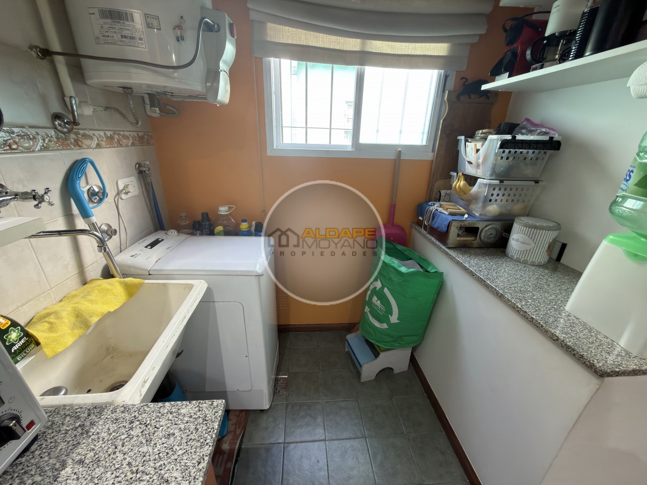 Se Vende PH tres ambientes, Impecable, apto credito (Parque Avellaneda)