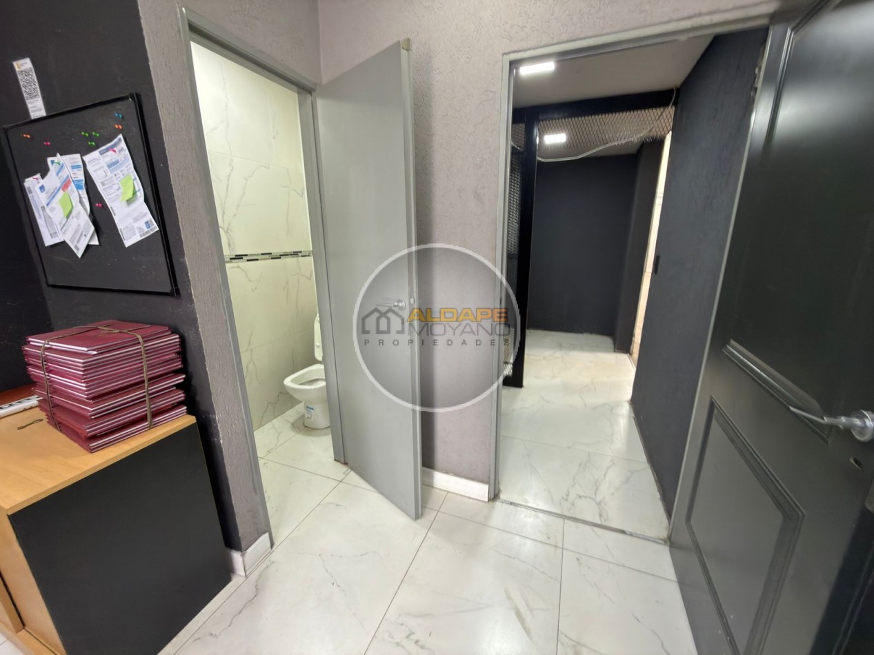 Se Vende Galpon con vivienda cuatro ambientes (Mataderos)