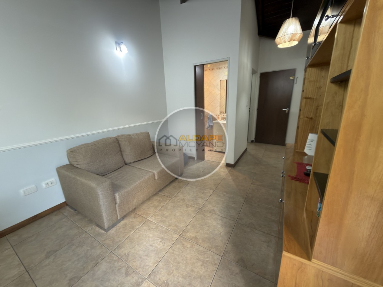 Se Vende PH tres ambientes, Impecable, apto credito (Parque Avellaneda)