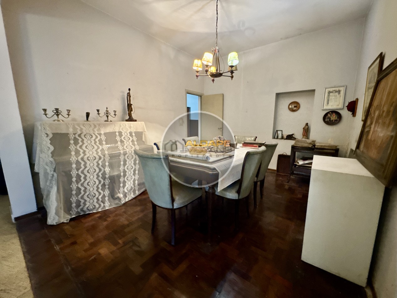 Se Vende Casa cinco ambientes, con cochera, Apto Credito Hipotecario!!