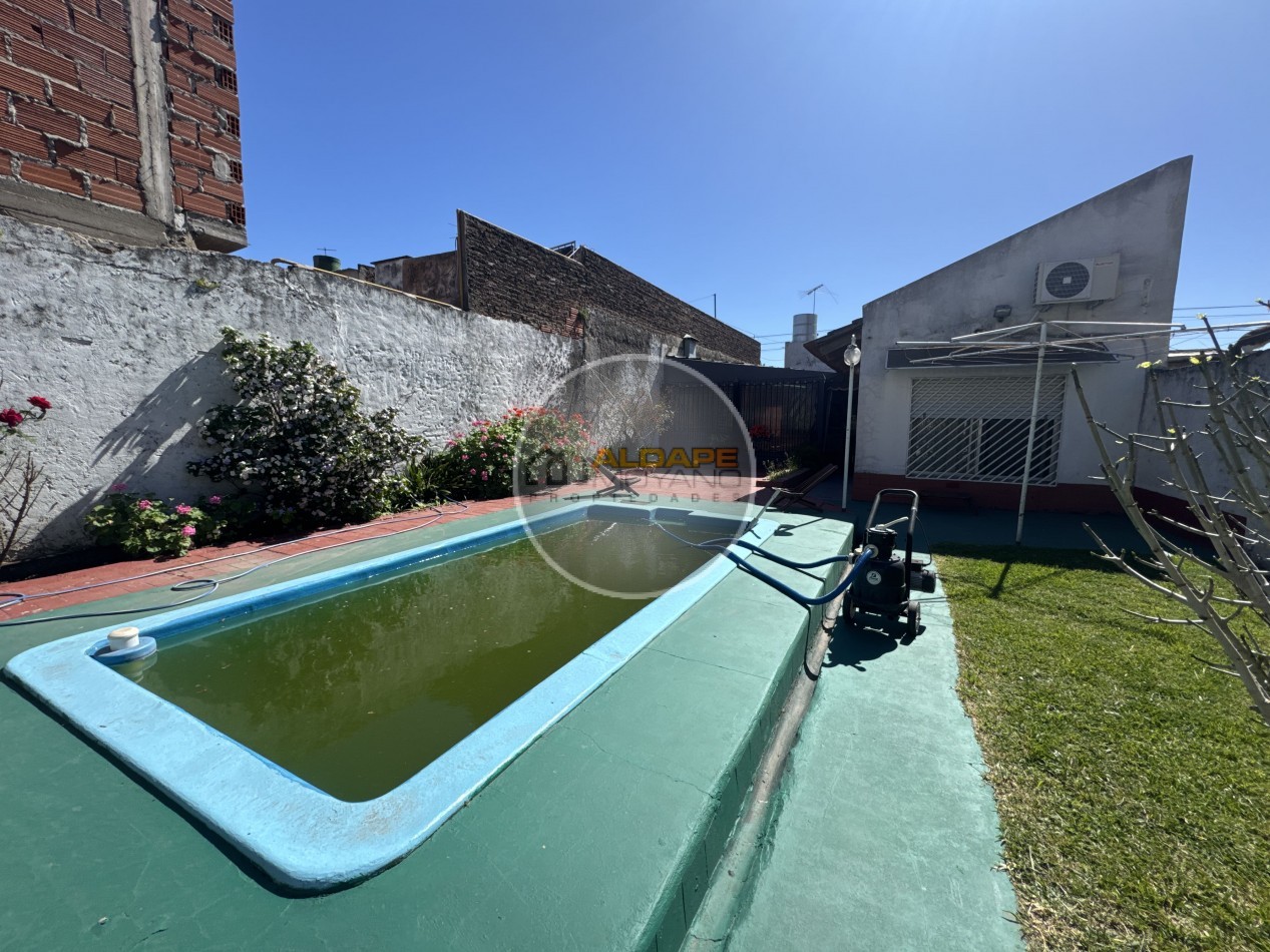 Se Vende Casa ideal multifamiliar, con piscina y garage (Tablada)
