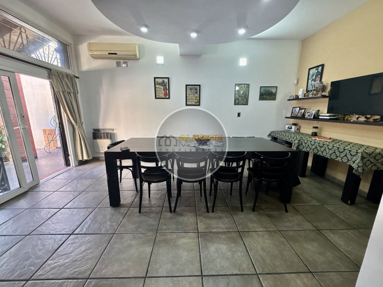 Se Vende Casa Multifamiliar, Cochera Doble, Quincho (Villa Lugano)