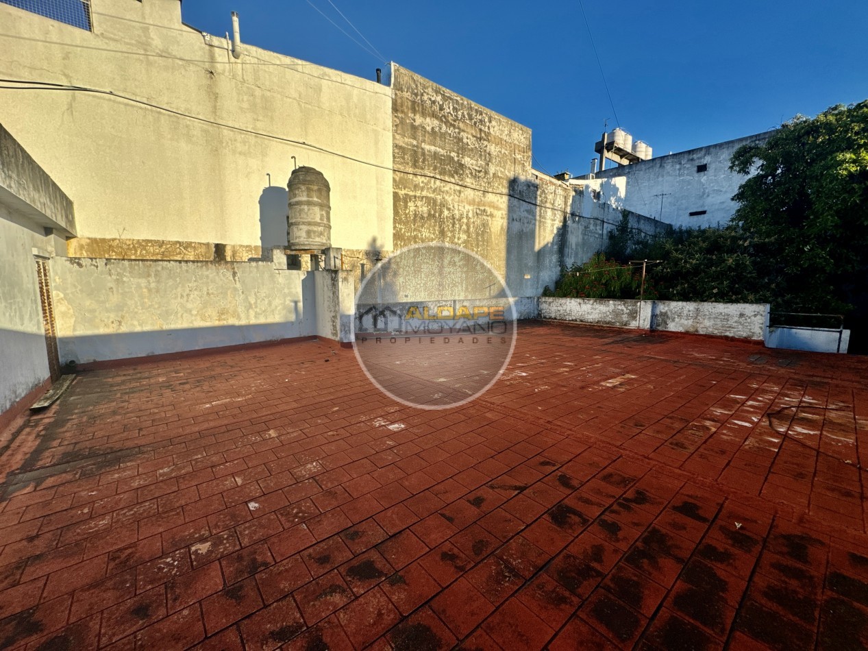 Se Vende Casa cinco ambientes, con cochera, Apto Credito Hipotecario!!