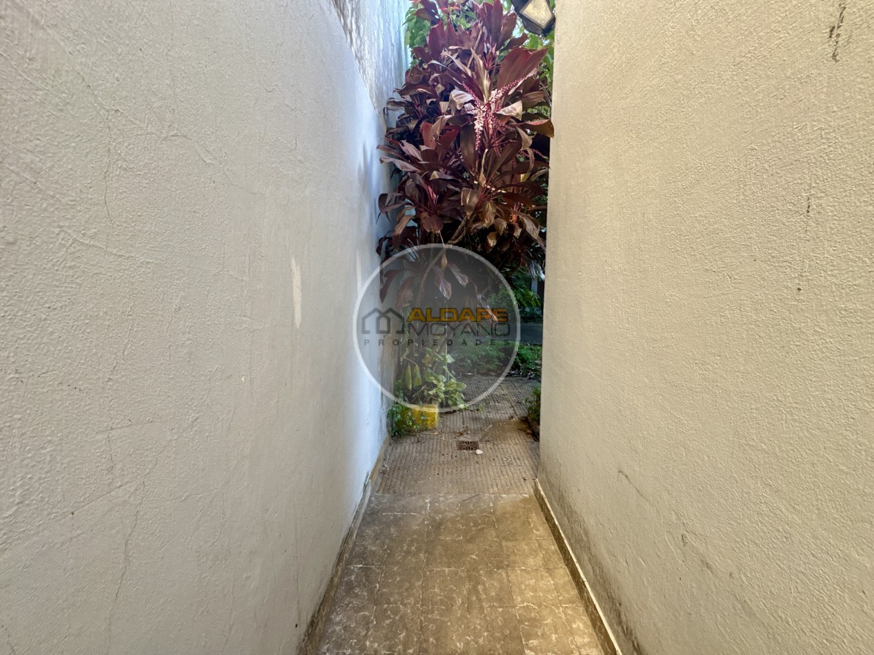 Se Vende Casa cinco ambientes, con cochera, Apto Credito Hipotecario!!