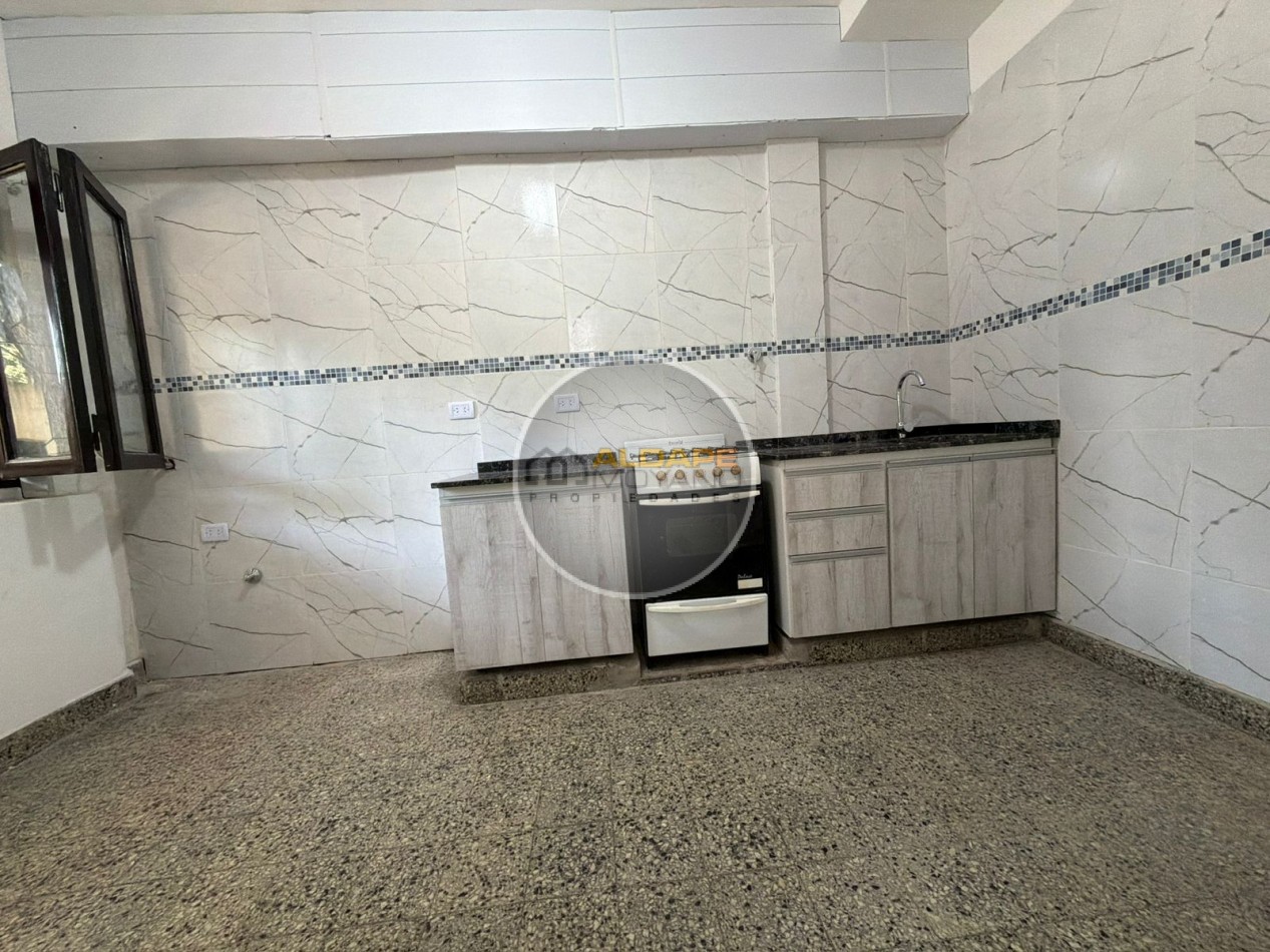 Se vende Casa PH, tres ambientes, totalmente independiente, Devoto