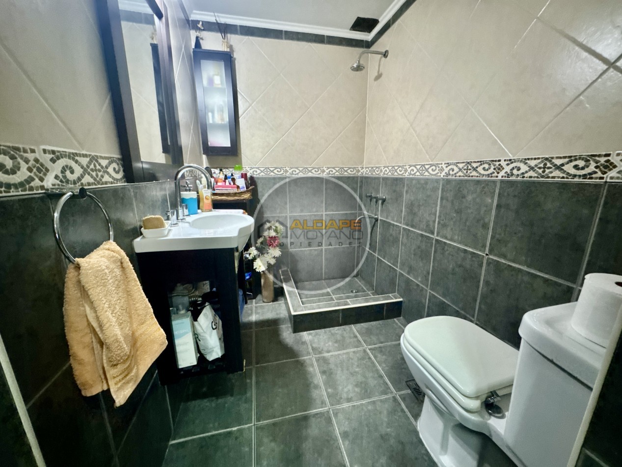 Se Vende Casa Multifamiliar, Cochera Doble, Quincho (Villa Lugano)