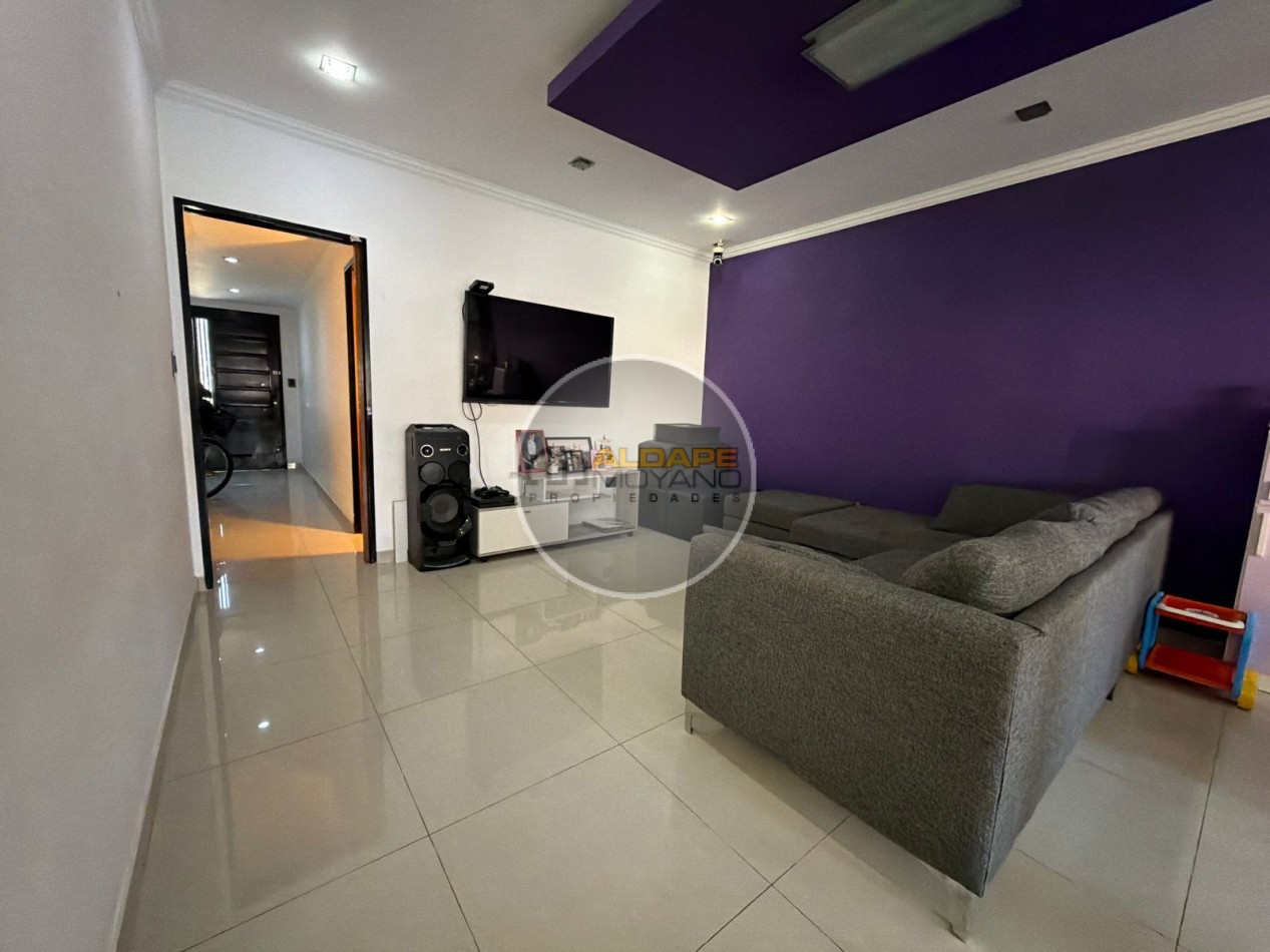 En Venta PH cuatro ambientes con cochera (Lomas del Mirador)