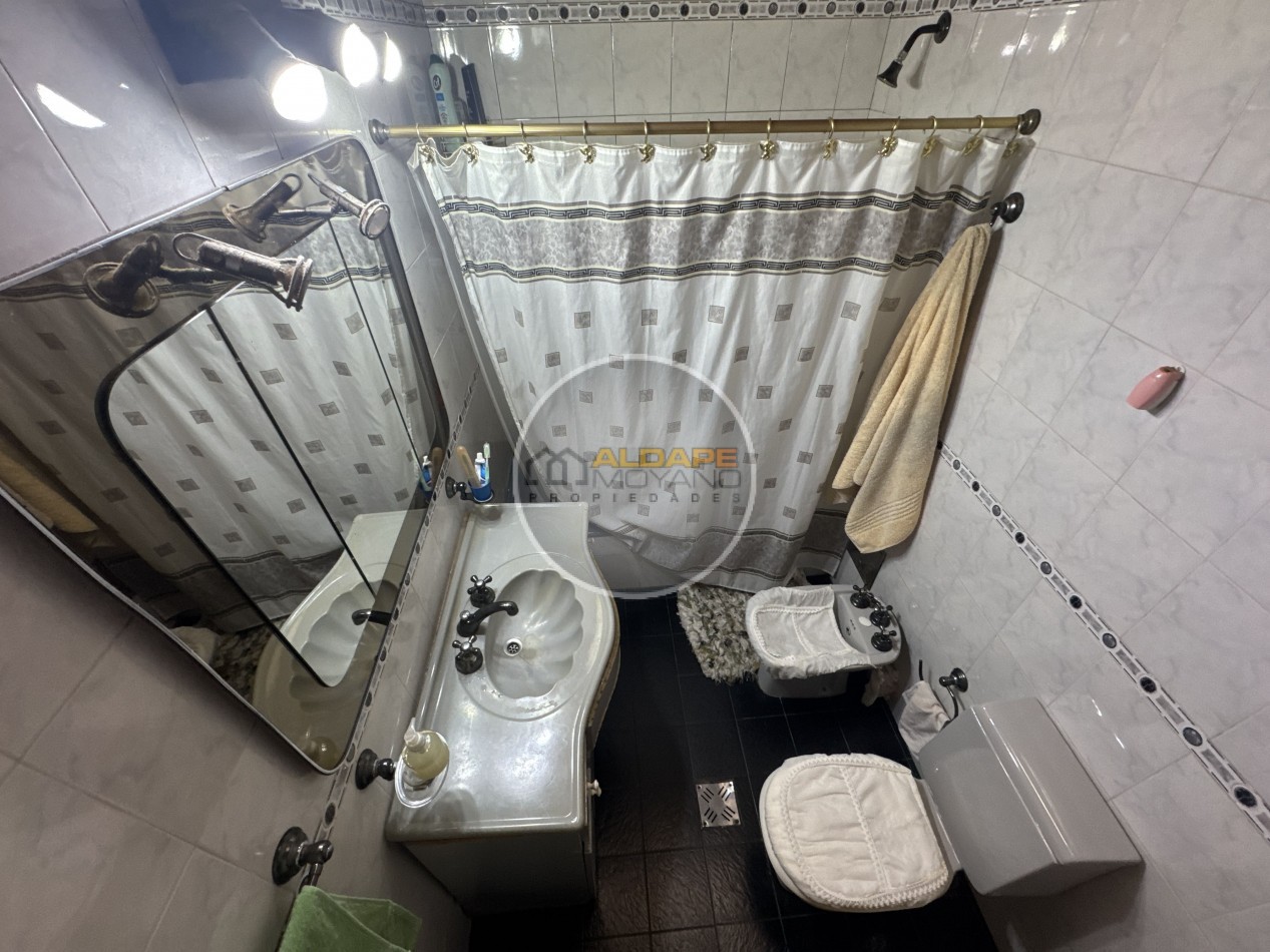 Se Vende Casa ideal multifamiliar, con piscina y garage (Tablada)