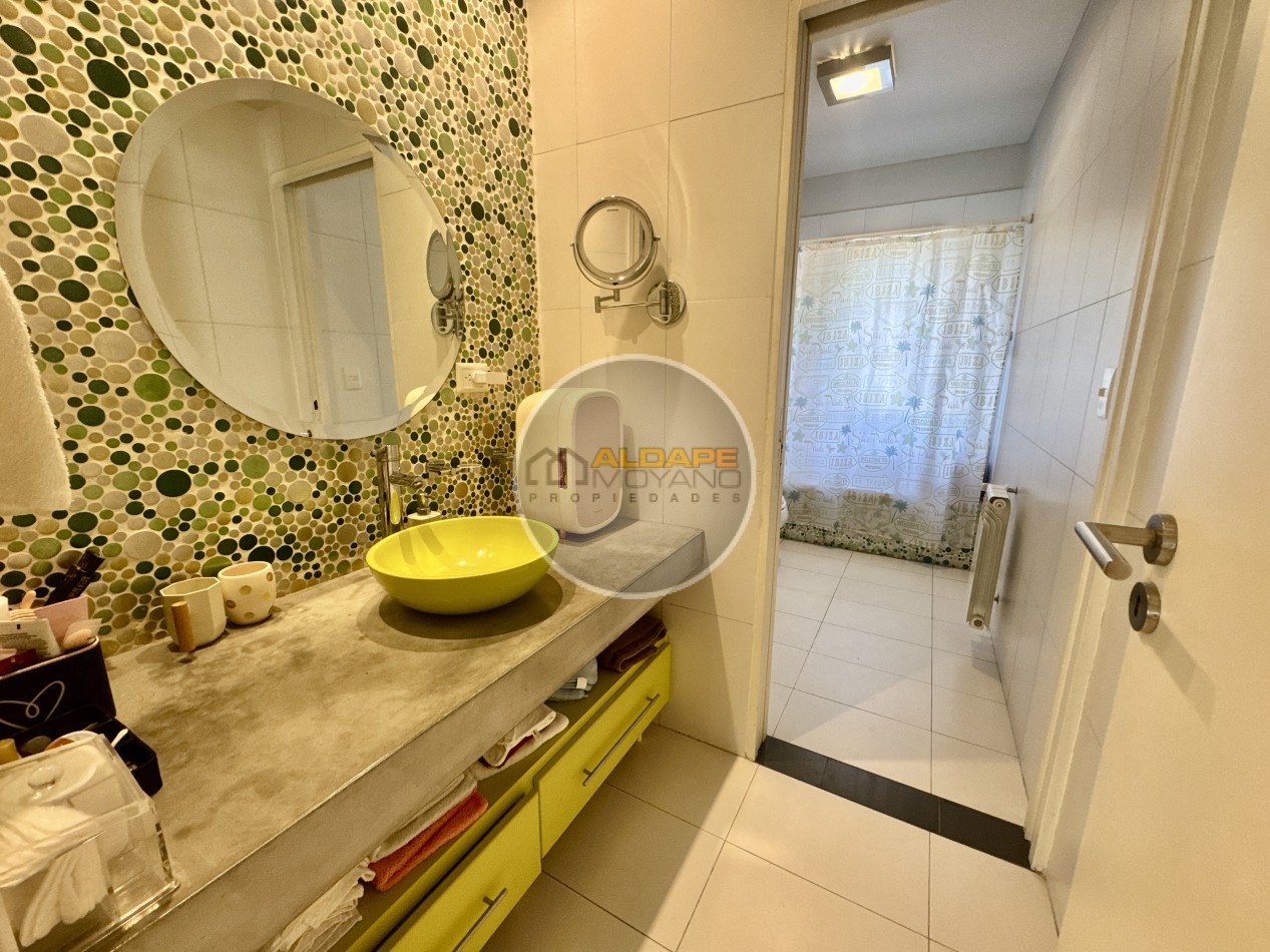 Se Vende Casa cuatro ambientes, con piscina (Para Exigentes) Villa Luzuriaga