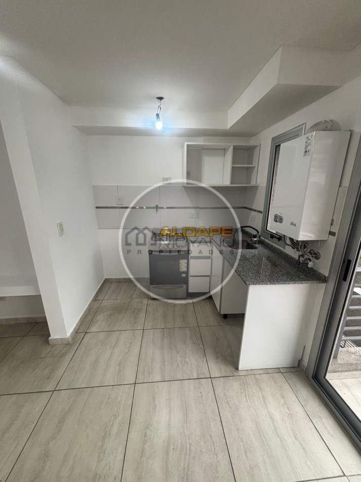 Se alquila departamento dos ambientes (Moron)