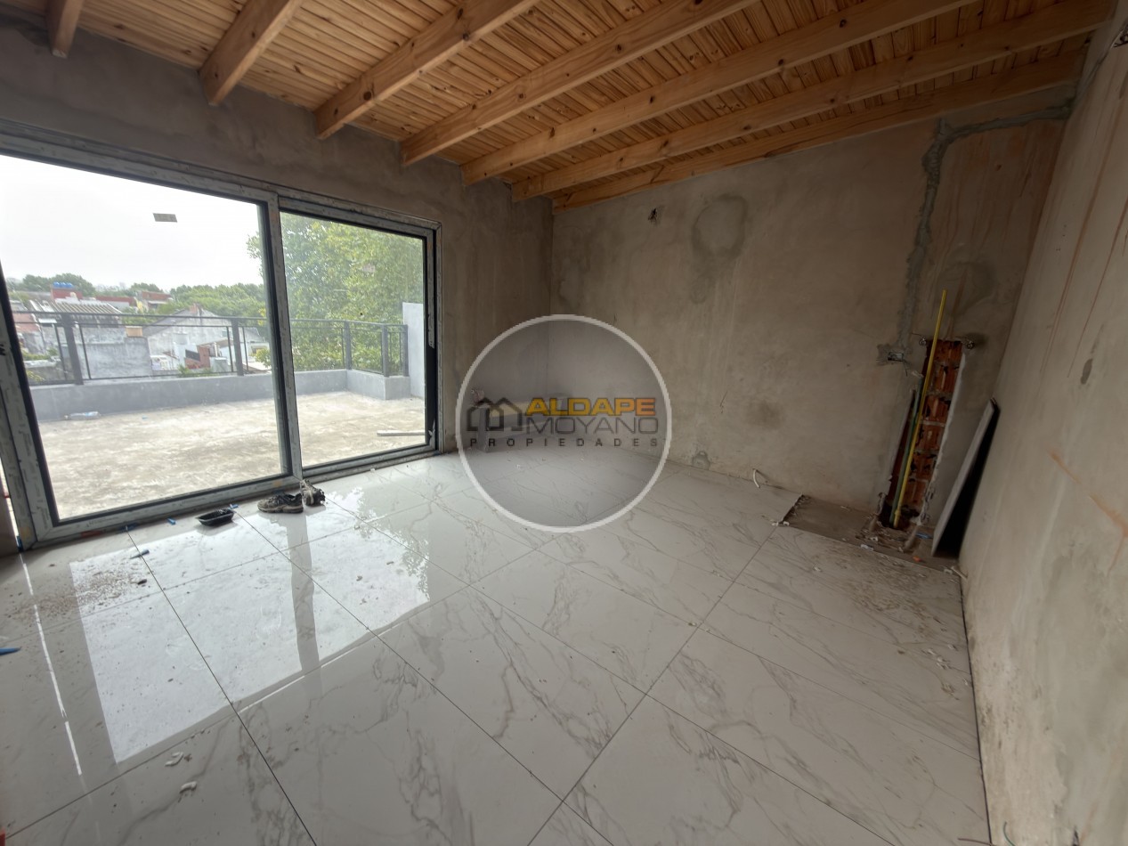 Se Vende Galpon con vivienda cuatro ambientes (Mataderos)