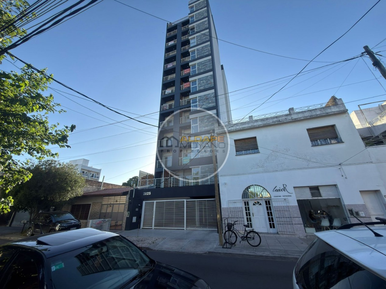 Se vende departamento dos ambientes con cochera, a estrenar (caseros Centro)