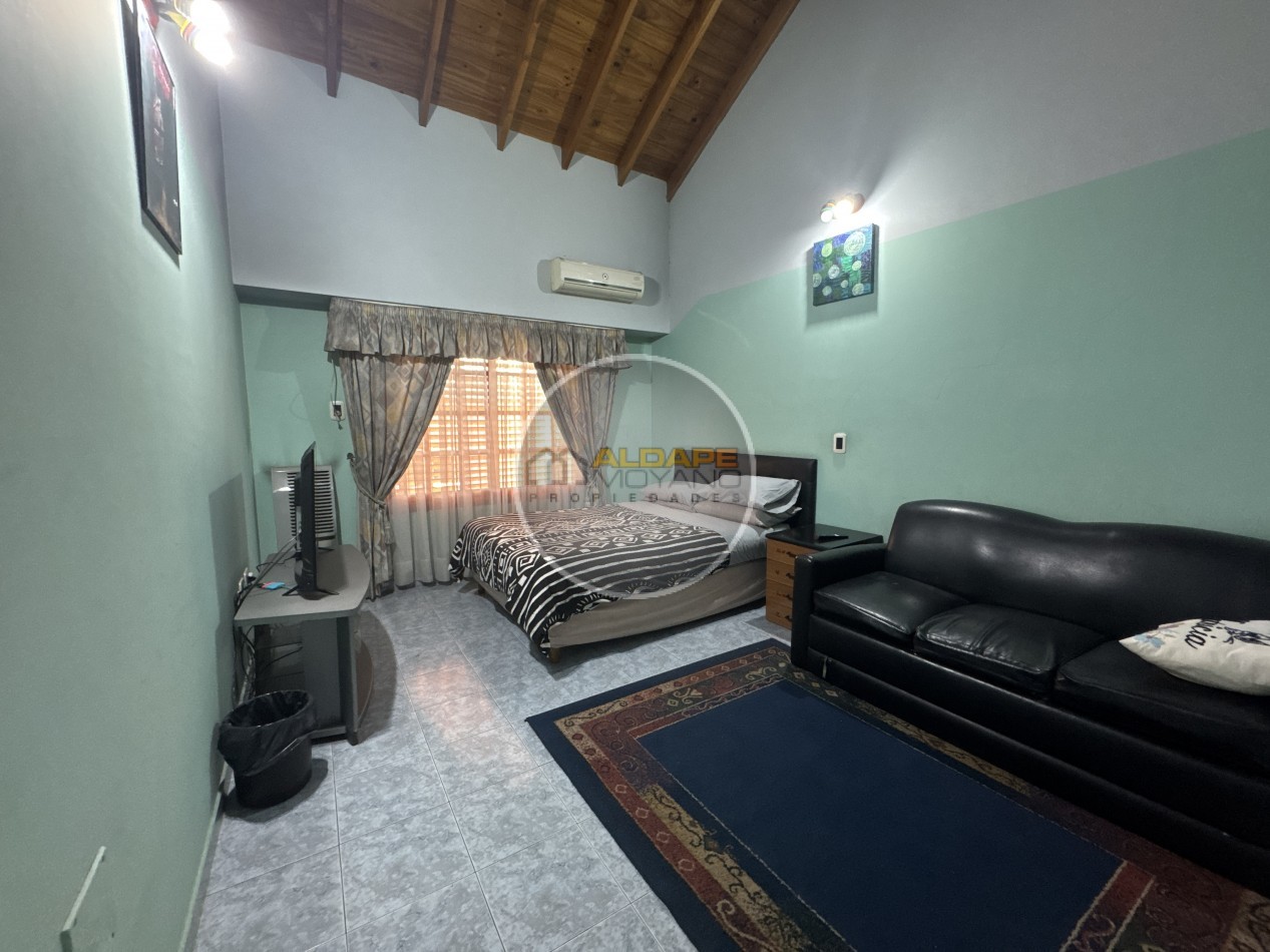 Se Vende Casa Cuatro ambientes, cochera pasante, Excelente (Lanus Oeste)