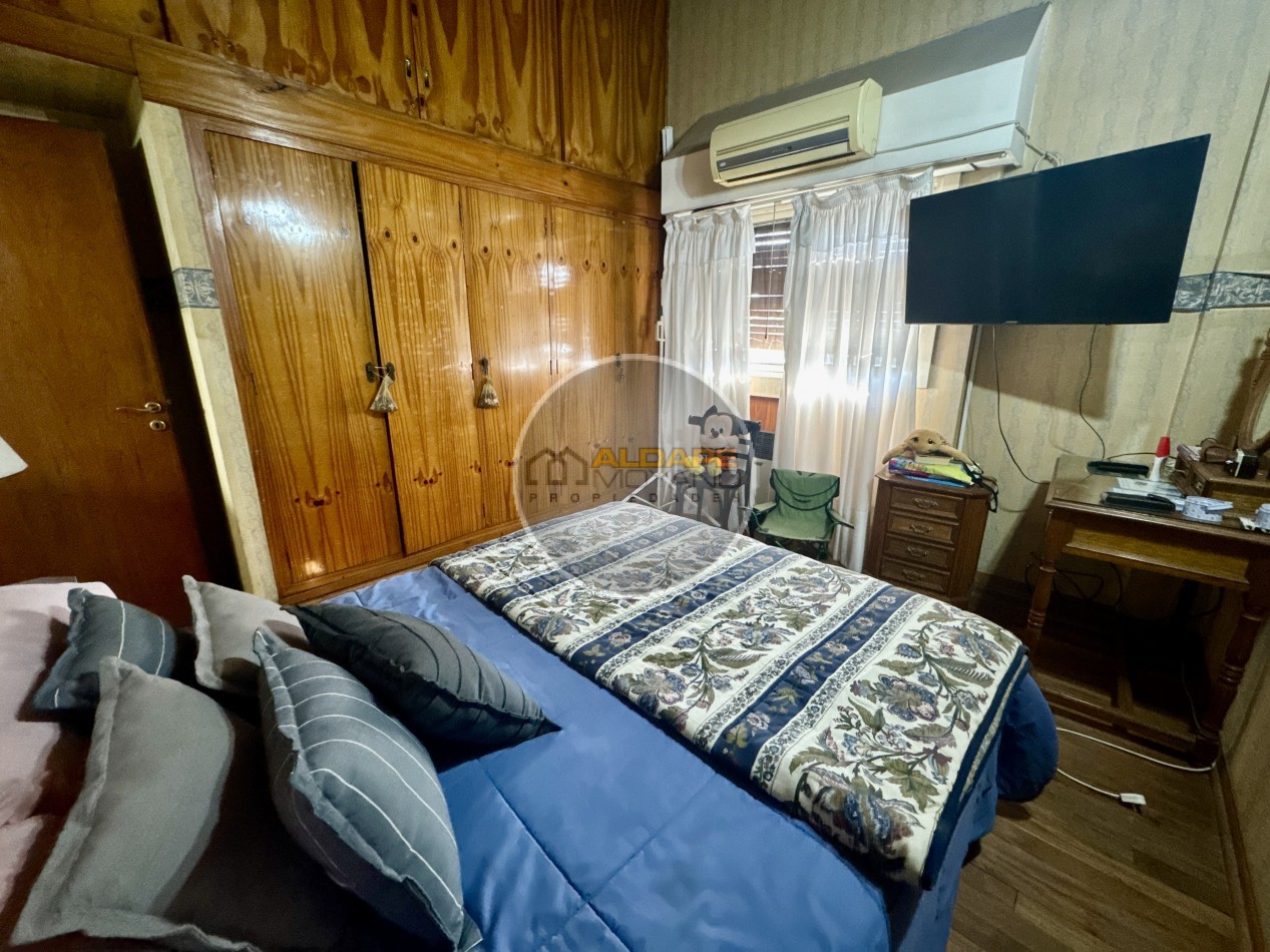 Se Vende Casa Multifamiliar, Cochera Doble, Quincho (Villa Lugano)